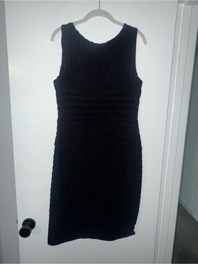 Calvin Klein Black Sleeveless Midi Textured Sheath Dress
